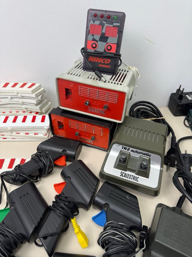 Lote material de Slot Scalextric y Ninco.