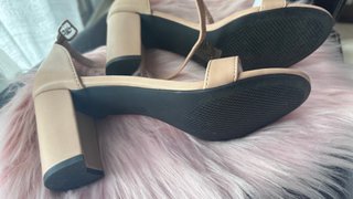 Tacones beige de tiras