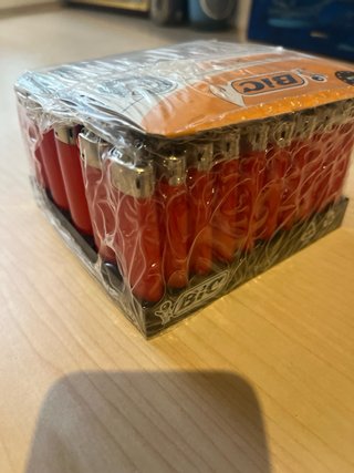 Confezione da 50 accendini BIC piccoli rossi