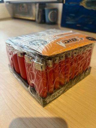 Confezione da 50 accendini BIC piccoli rossi