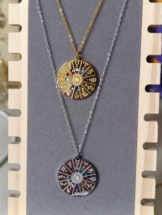 Collar con colgante de zodiaco
