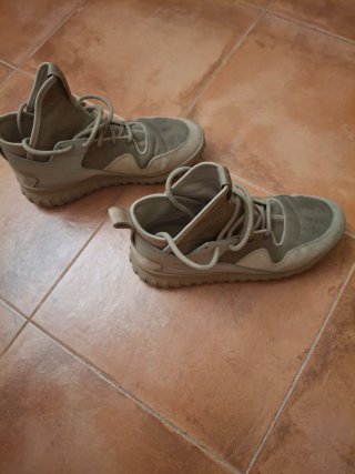 Adidas Tubular Beige/Arena - Poco Uso