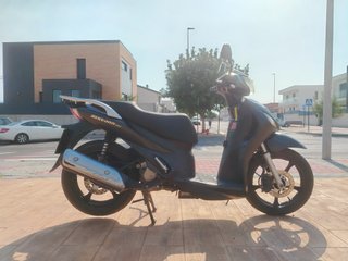 Suzuki Sixteen 150cc Moto