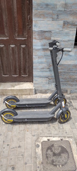 2 Patinetes Eléctricos HT-T4 Max (Ninebot Max 30)