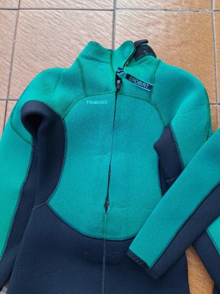 2 neoprenos largos gruesos 4/3mm Talla 8 años
