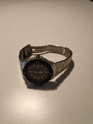 Reloj Casio Hombre Negro y Plateado