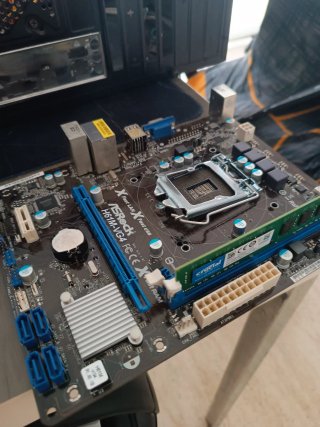 Placa Base ASRock H61M-VG4