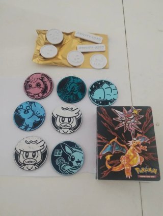 Lotto carte Pokemon e accessori