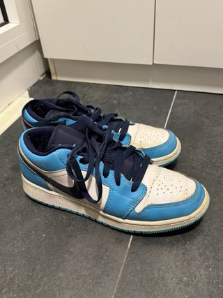 Zapatillas Jordan 1 Low Azul y Blanco