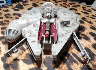 Nave star wars Halcón milenario