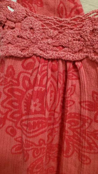 Camiseta tirantes escote crochet