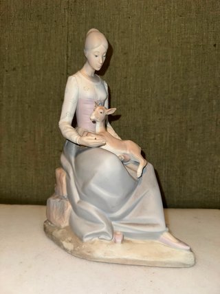 Estatua cerámica mujer con cabra Jango