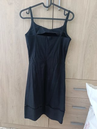 Vestido negro ajustado