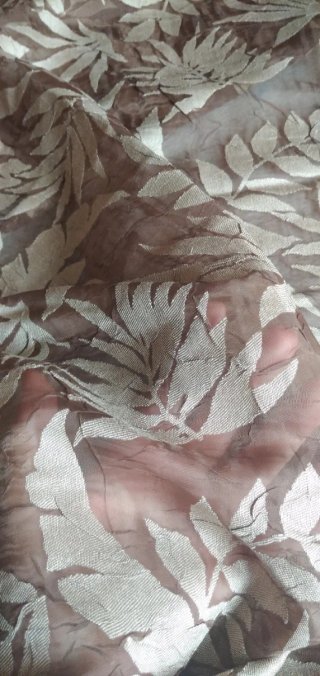 Tela organza diseño hojas