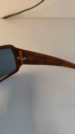 Occhiali da sole Prada Vintage SPR09G con custodia