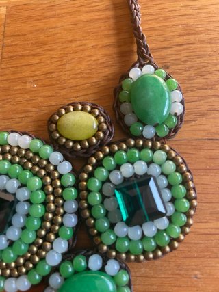 Collar artesanal tonos verdes