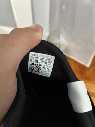 Zapatillas Adidas Negras y Blancas