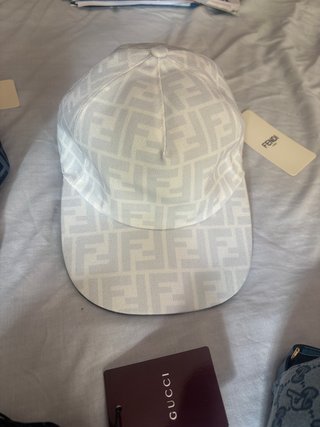 Liquidacion Gorras Gucci y Fendi