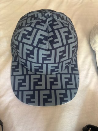 Liquidacion Gorras Gucci y Fendi