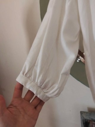 Blusa blanca de manga larga