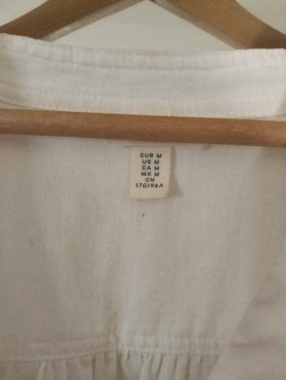 Blusa blanca de manga larga