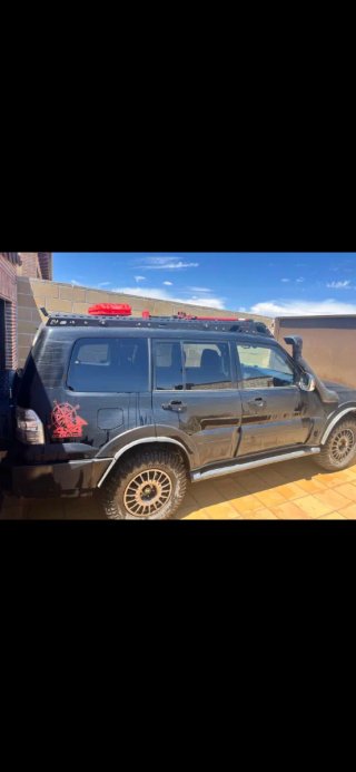 Mitsubishi Montero 2011