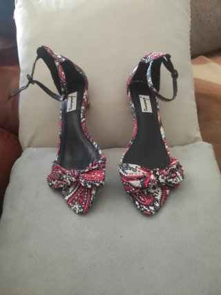 Sandalias tobilleras Stradivarius Talla 37