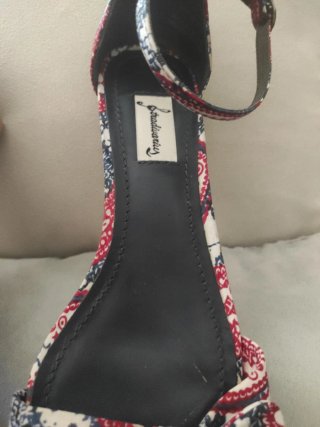 Sandalias tobilleras Stradivarius Talla 37