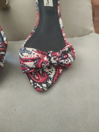 Sandalias tobilleras Stradivarius Talla 37