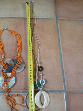 Collane lunghe perline madreperla e arancio