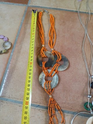 Collane lunghe perline madreperla e arancio