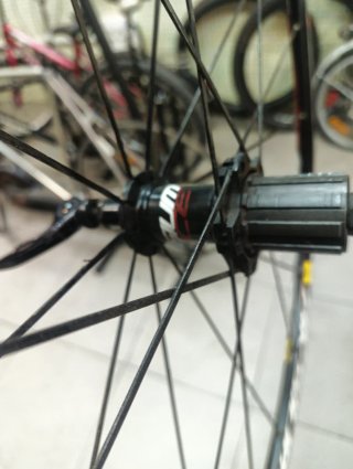 Rueda Mavic Aksium Race 700c