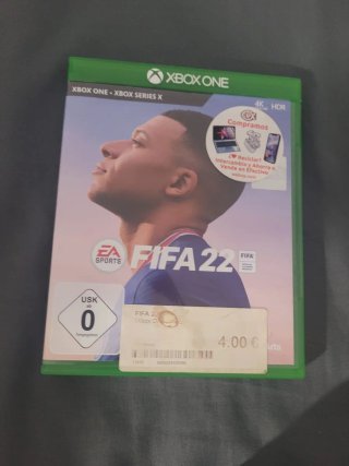 Xbox One S Blanca + FIFA 22 + Mando