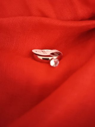 Anillo de plata con circonita