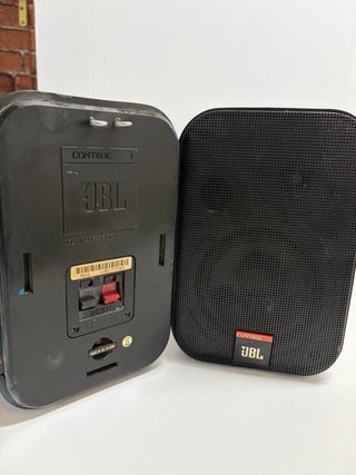 Pareja Altavoces JBL Control One Negros