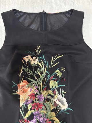 Vestido midi floral negro