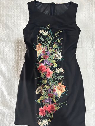 Vestido midi floral negro