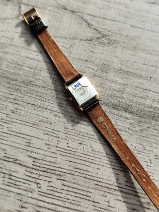 Reloj Cyma Tank NOS Oro y Negro