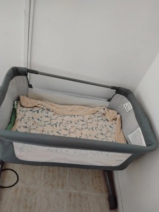 Cuna colecho Chicco gris