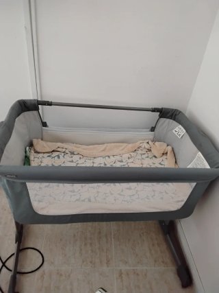 Cuna colecho Chicco gris