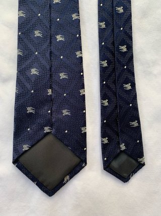 Corbata Burberry Azul con Logo Beige