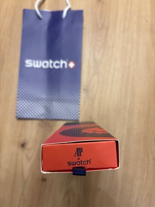 Reloj Swatch Royal Pop