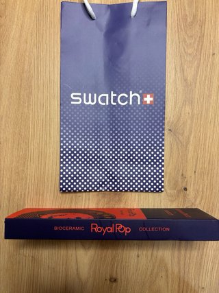 Reloj Swatch Royal Pop