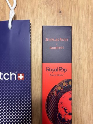 Reloj Swatch Royal Pop