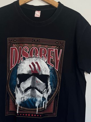Camiseta Negra DISOBEY