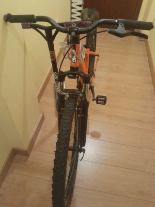 Bicicleta dechalont con fallos en la cadena