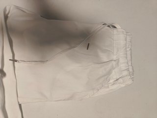 Pantaloni bianchi con coulisse