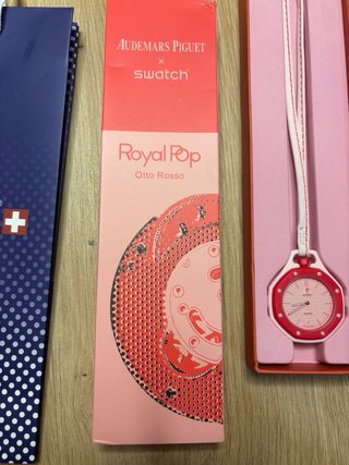 Reloj Swatch Royal Pop