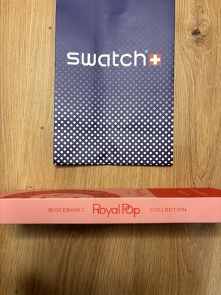 Reloj Swatch Royal Pop