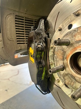 Frenada TTRS 4 pistones Brembo